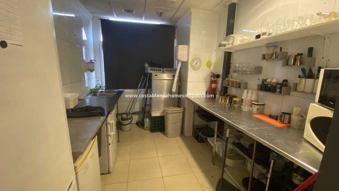 Használt - Commercial - Algorfa - Inland