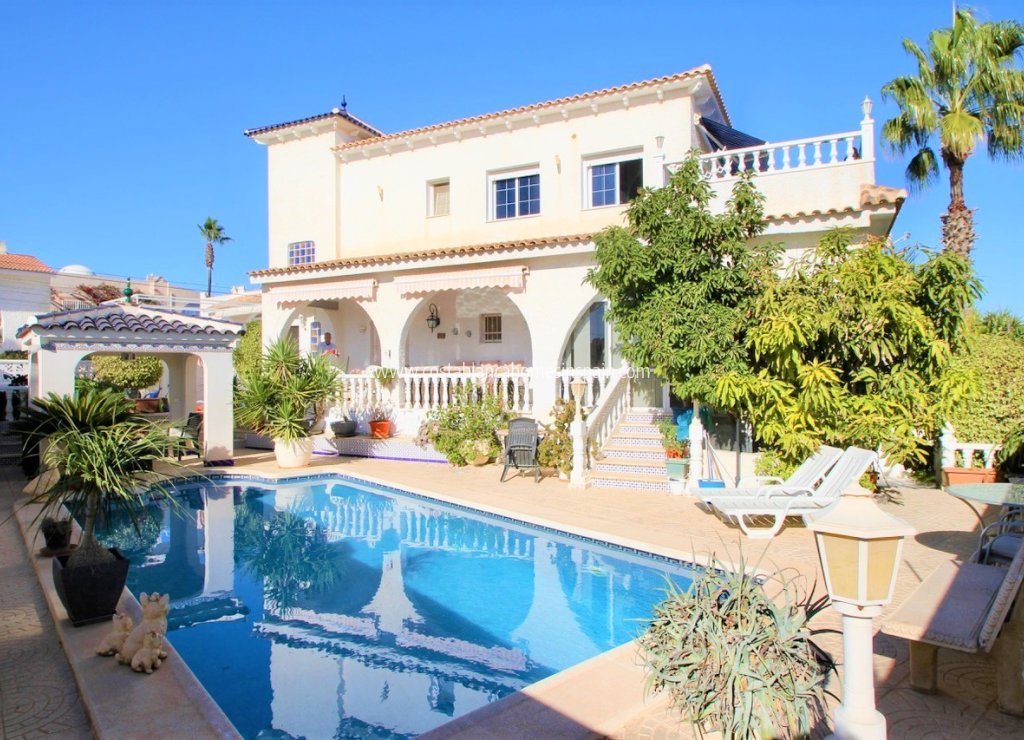 Használt - Detached Villa - Orihuela Costa - Villamartin