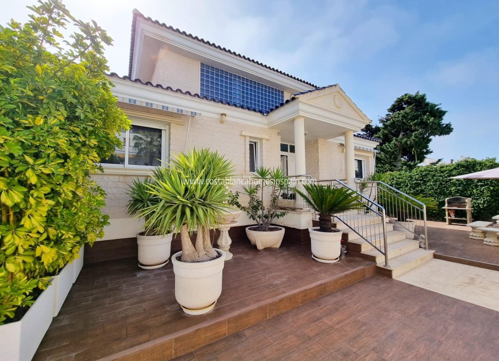 Használt - Detached Villa - Torrevieja - La Mata