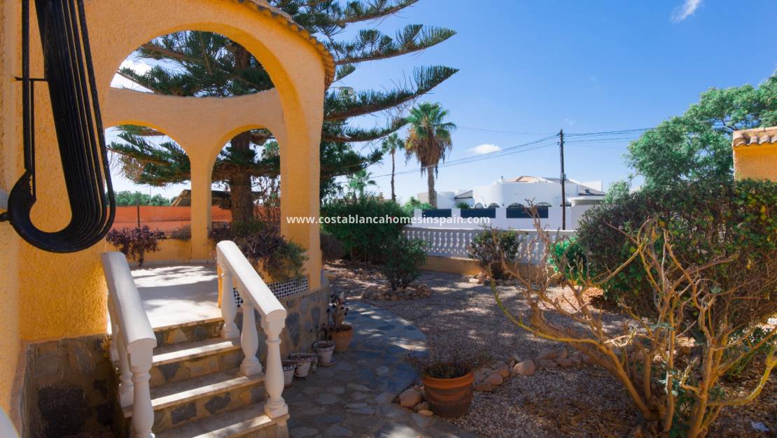 Használt - Detached Villa - Torrevieja - La Siesta - El Salado -  Torreta