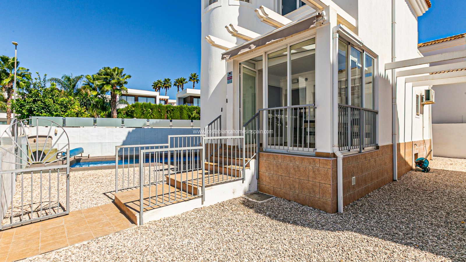 Használt - Detached Villa - 