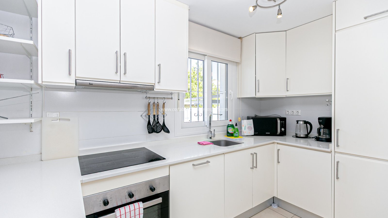 Használt - Detached Villa - 