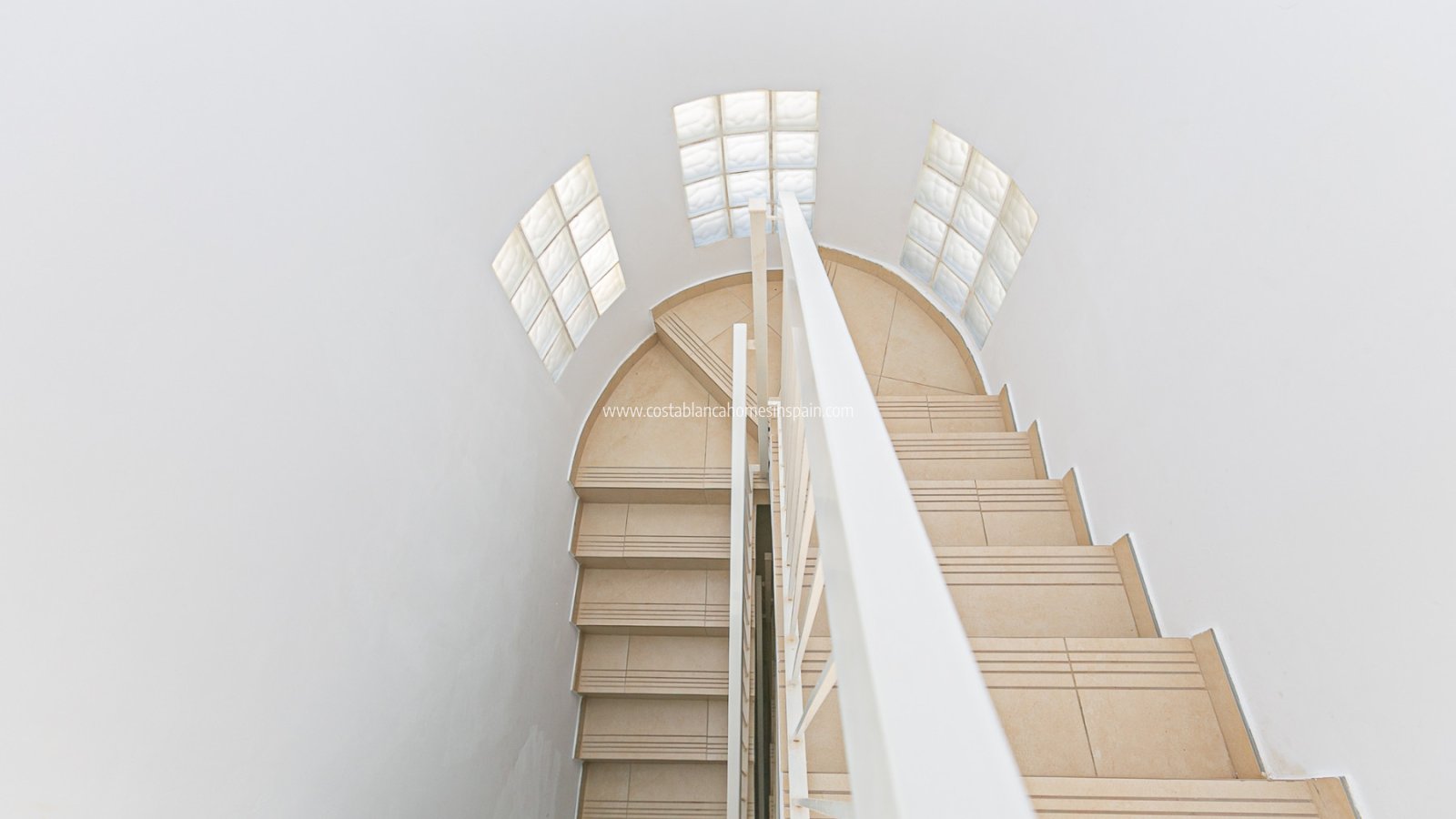 Használt - Detached Villa - 