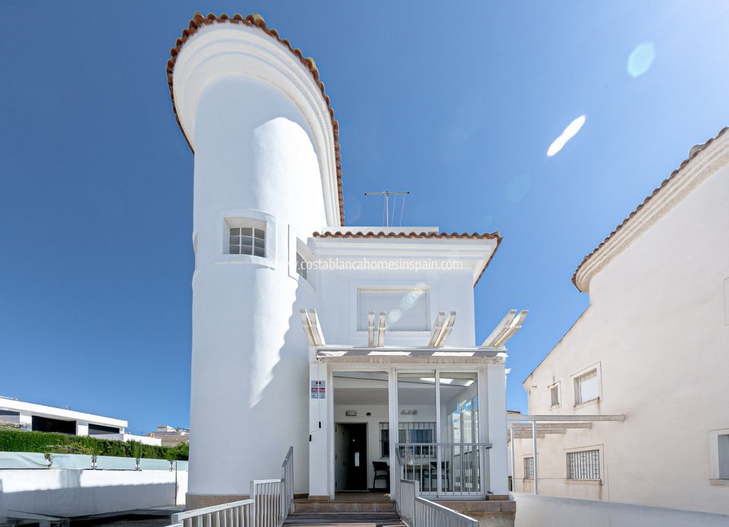Használt - Detached Villa - 