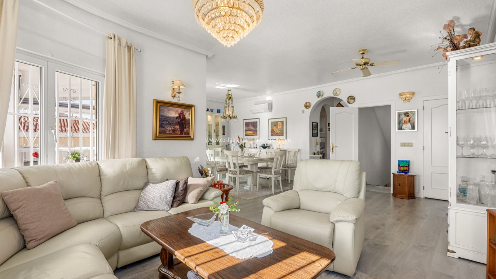 Használt - Detached Villa - 
