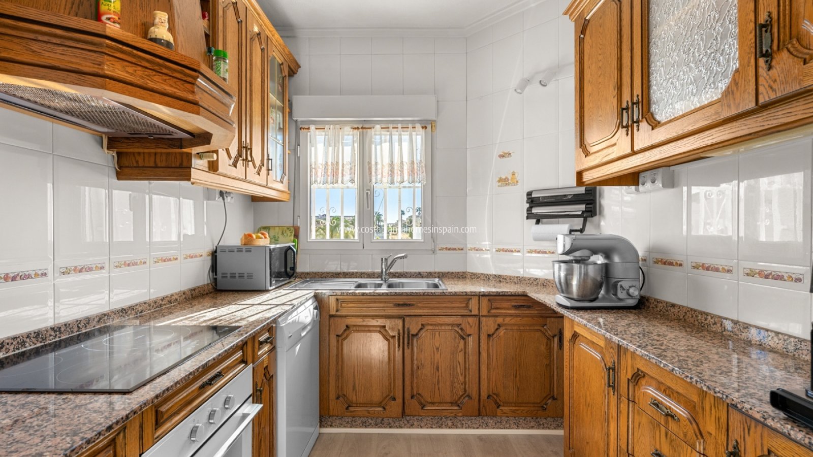 Használt - Detached Villa - 