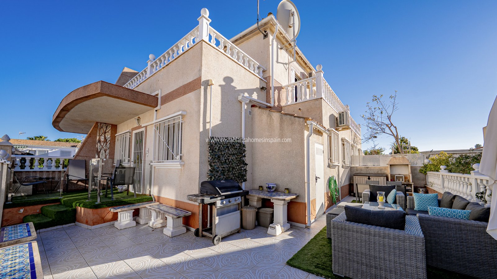 Használt - Semi - Detached Villa - Cabo Roig - 