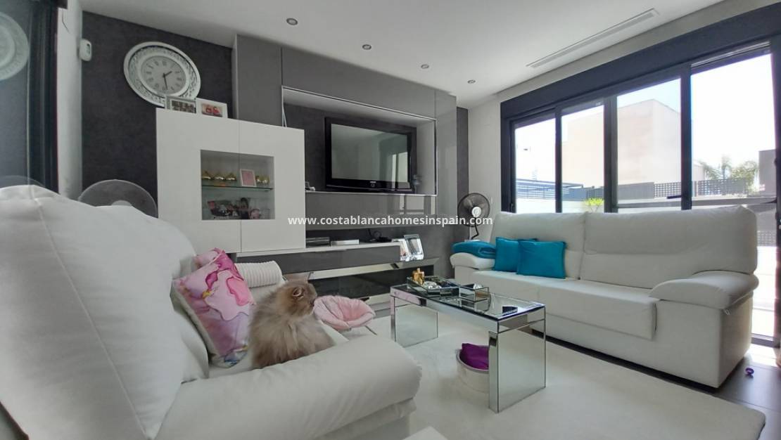 Használt - Semi - Detached Villa - Ciudad Quesada - Doña pepa