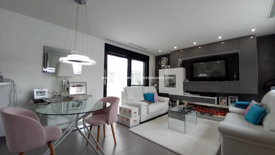 Használt - Semi - Detached Villa - Ciudad Quesada - Doña pepa