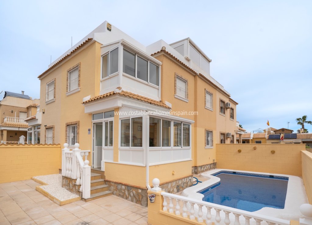 Használt - Semi - Detached Villa - Ciudad Quesada - 
