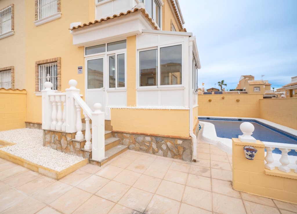 Használt - Semi - Detached Villa - Ciudad Quesada - 