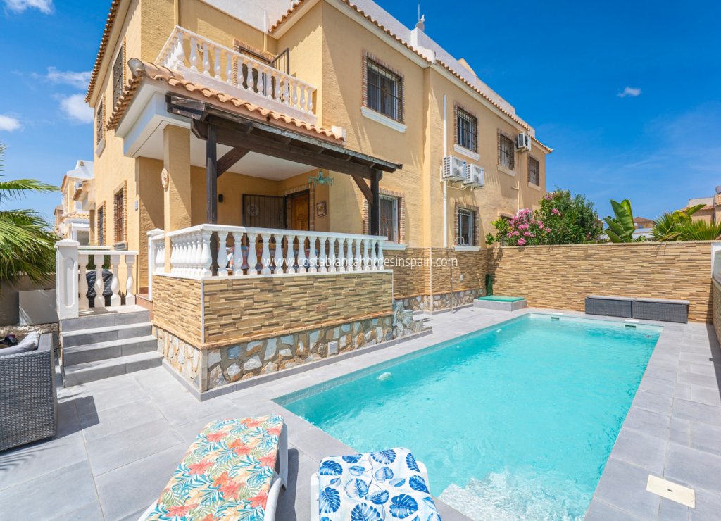 Használt - Semi - Detached Villa - Ciudad Quesada - 