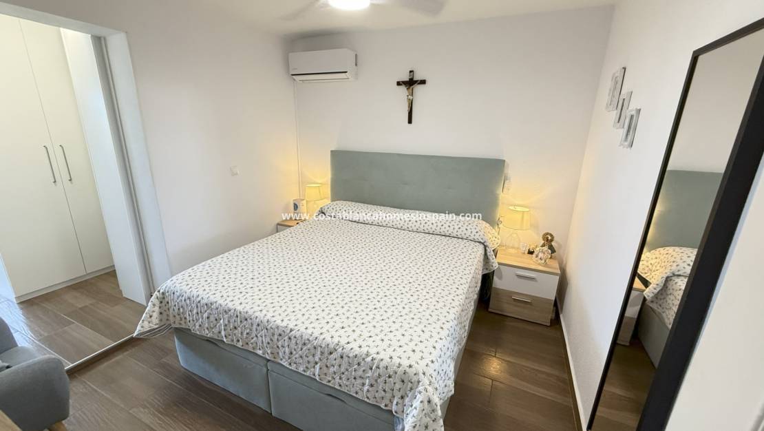 Használt - Semi - Detached Villa - Orihuela Costa - La Zenia