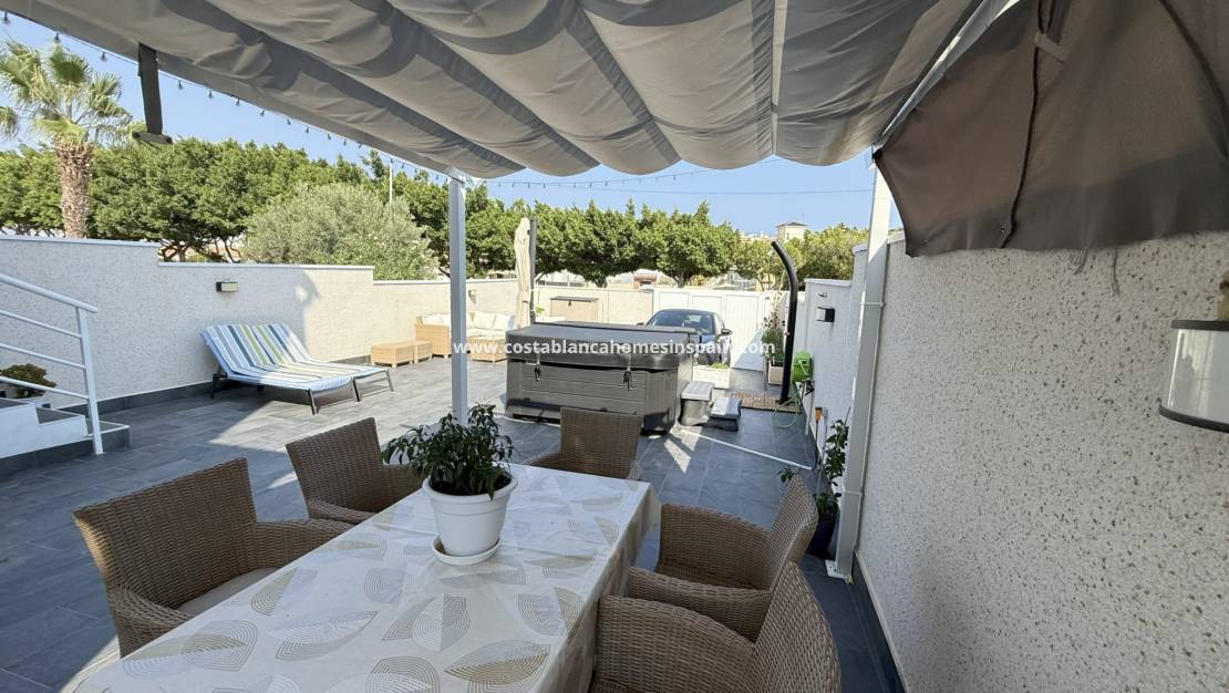 Használt - Semi - Detached Villa - Orihuela Costa - La Zenia