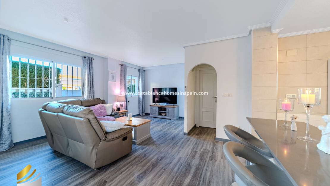 Használt - Semi - Detached Villa - Playa Flamenca - Costa Blanca South