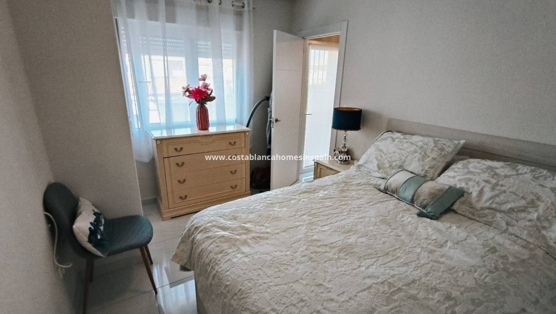 Használt - Semi - Detached Villa - Playa Flamenca - Costa Blanca South