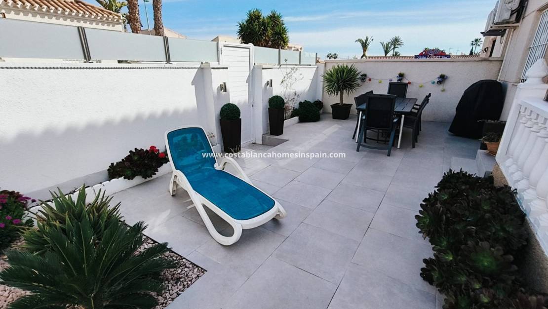 Használt - Semi - Detached Villa - Playa Flamenca - Costa Blanca South