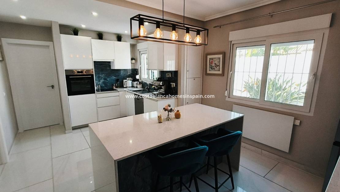 Használt - Semi - Detached Villa - Playa Flamenca - Costa Blanca South