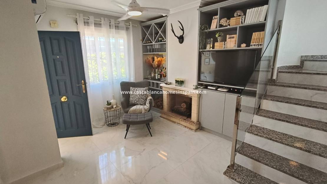 Használt - Semi - Detached Villa - Playa Flamenca - Costa Blanca South