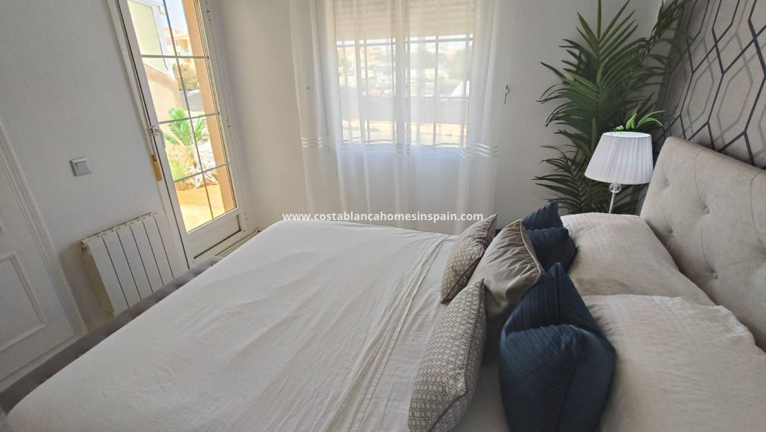 Használt - Semi - Detached Villa - Playa Flamenca - Costa Blanca South
