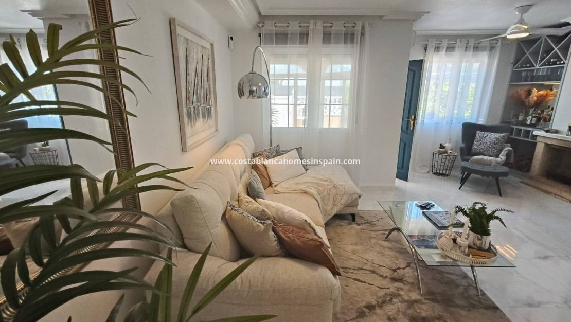 Használt - Semi - Detached Villa - Playa Flamenca - Costa Blanca South