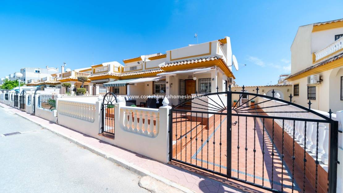 Használt - Semi - Detached Villa - Playa Flamenca - Costa Blanca South