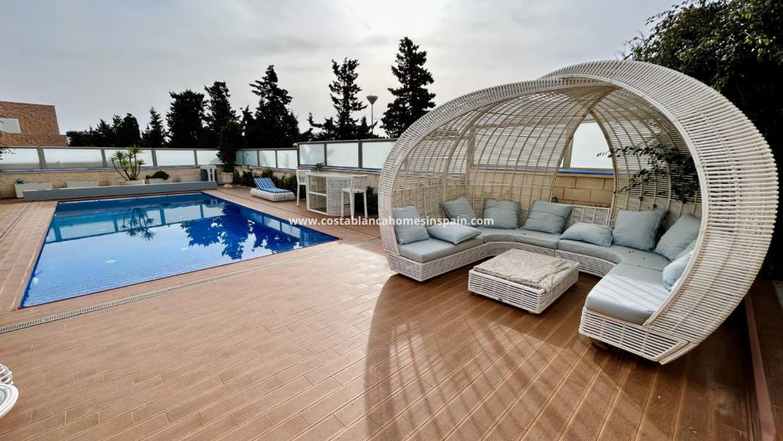 Használt - Semi - Detached Villa - Torrevieja - La Mata