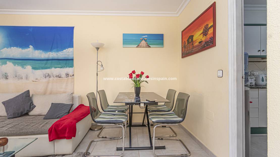 Használt - Semi - Detached Villa - Torrevieja - La Siesta