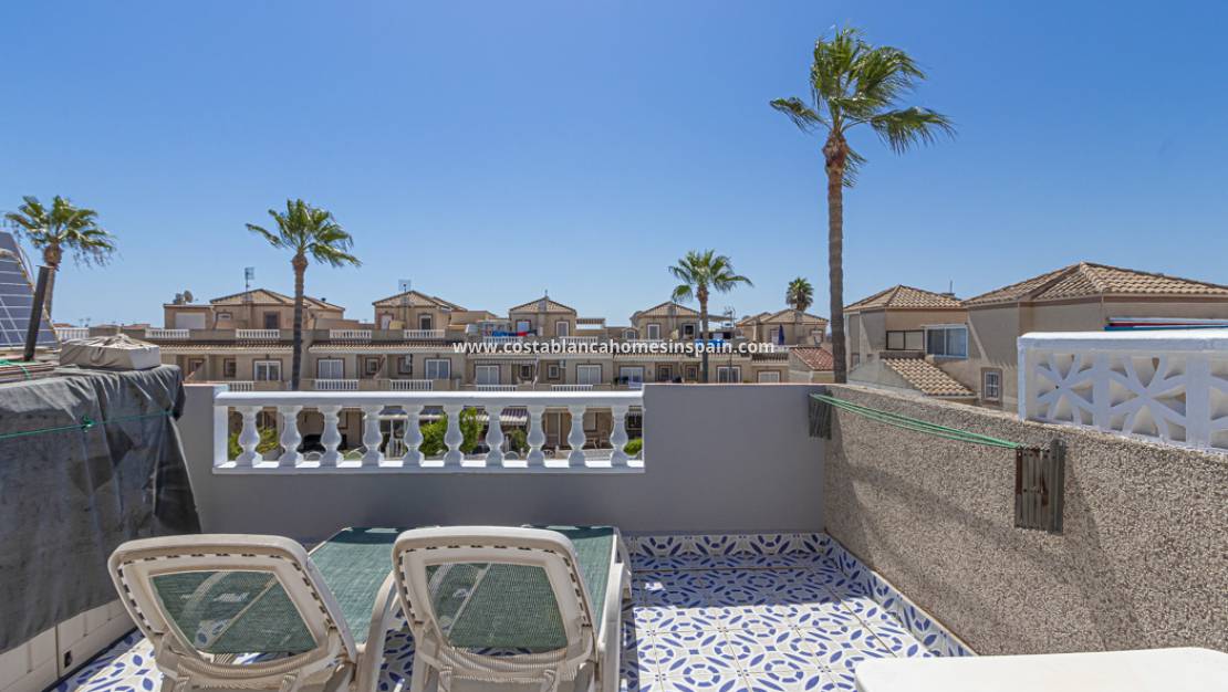 Használt - Semi - Detached Villa - Torrevieja - La Siesta