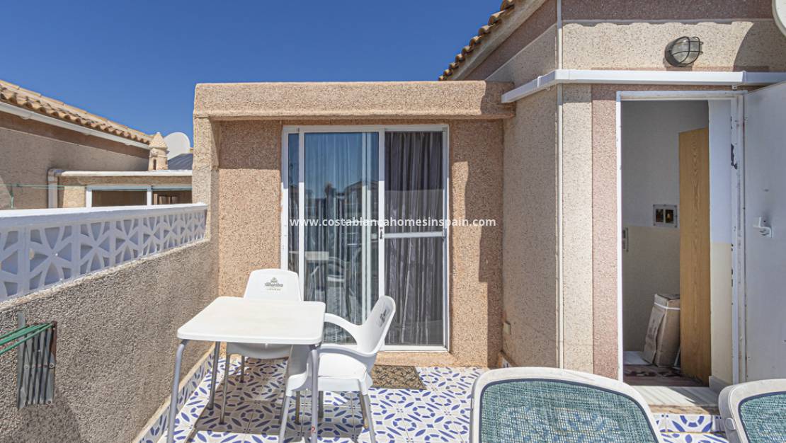 Használt - Semi - Detached Villa - Torrevieja - La Siesta