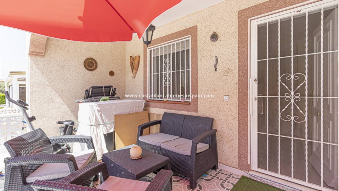 Használt - Semi - Detached Villa - Torrevieja - La Siesta