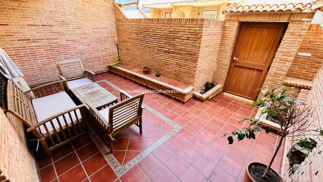 Használt - Semi - Detached Villa - Torrevieja - Playa de los Locos