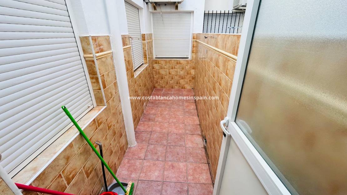 Használt - Semi - Detached Villa - Torrevieja - Playa de los Locos