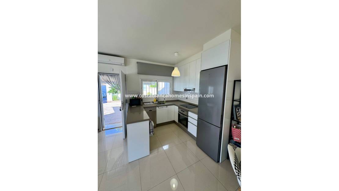 Használt - Semi - Detached Villa - Torrevieja - Torretas