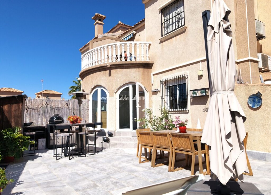 Használt - Semi - Detached Villa - Villamartin - 