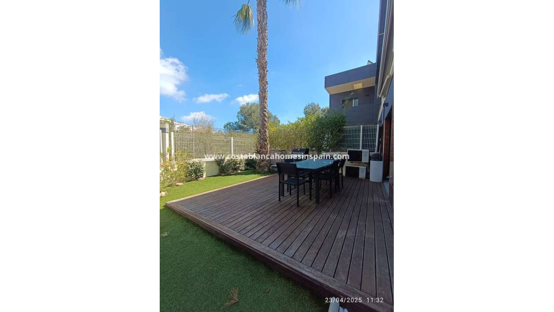 Használt - Semi - Detached Villa - Villamartin