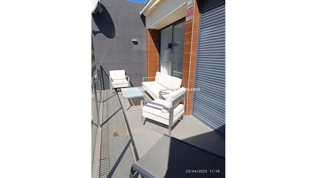 Használt - Semi - Detached Villa - Villamartin