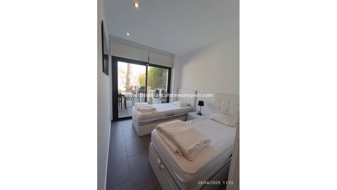 Használt - Semi - Detached Villa - Villamartin