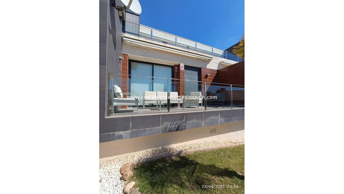 Használt - Semi - Detached Villa - Villamartin