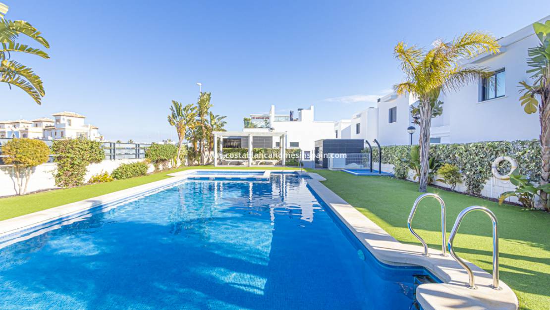 Használt - Townhouse - Orihuela Costa - Lomas de Cabo Roig