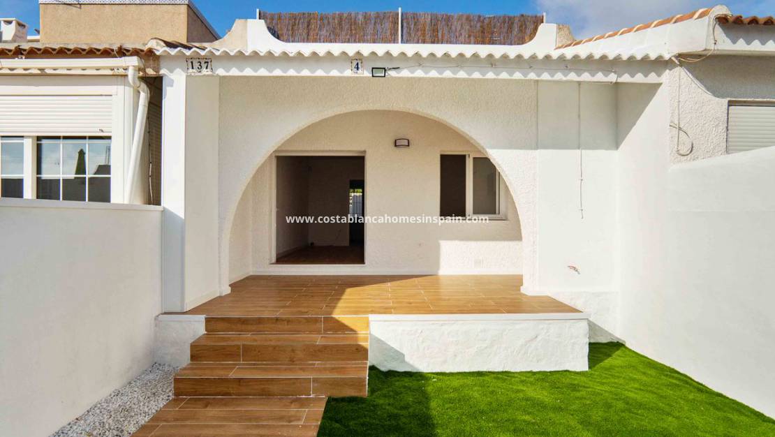 Használt - Townhouse - San Miguel de Salinas - BLUE LAGOON