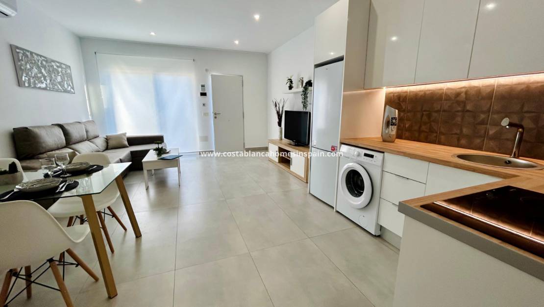 Használt - Townhouse - Torrevieja - Urbanización San Luis