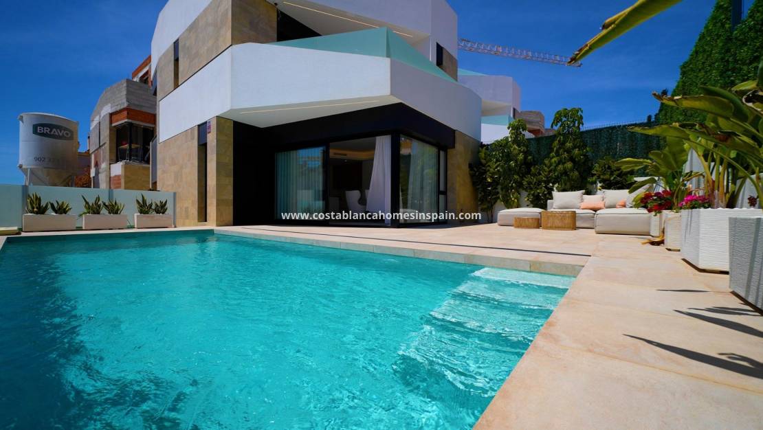 New Build - Detached Villa - Los Altos