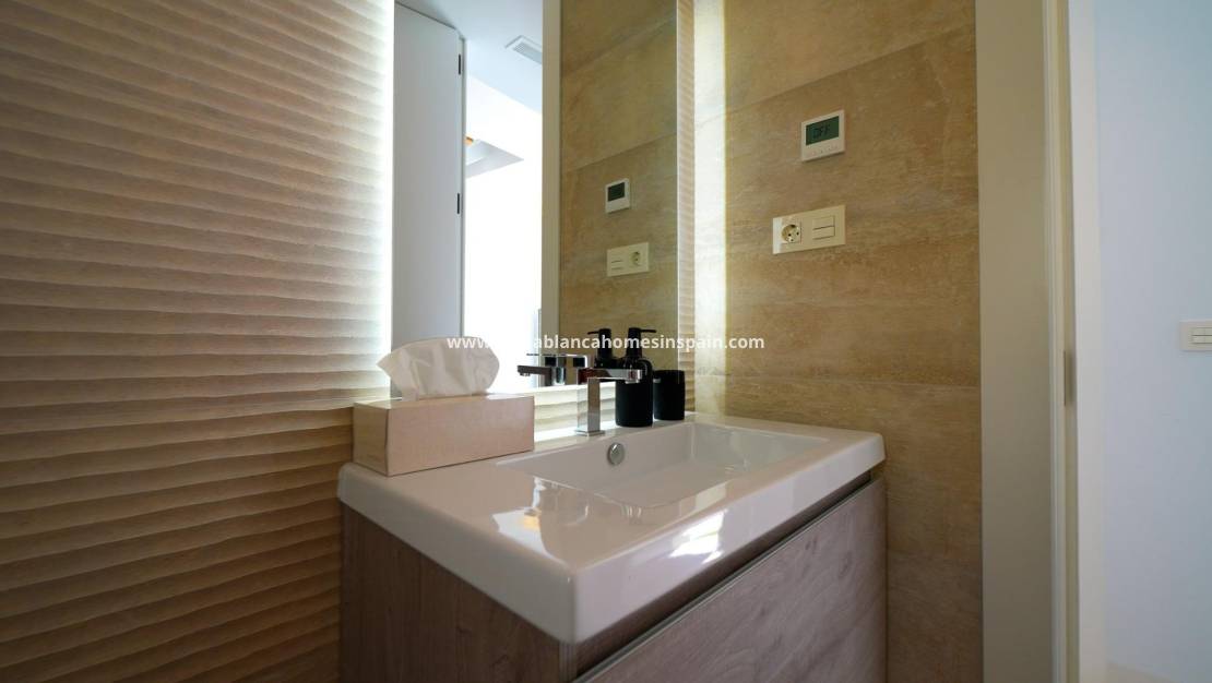 New Build - Detached Villa - Los Altos