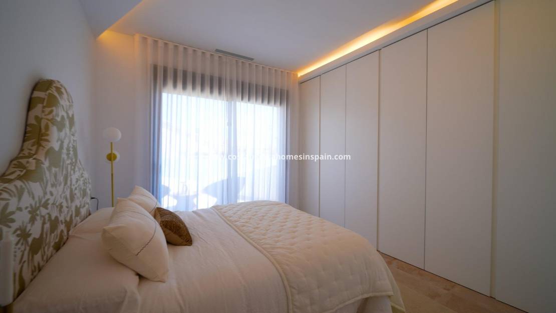 New Build - Detached Villa - Los Altos