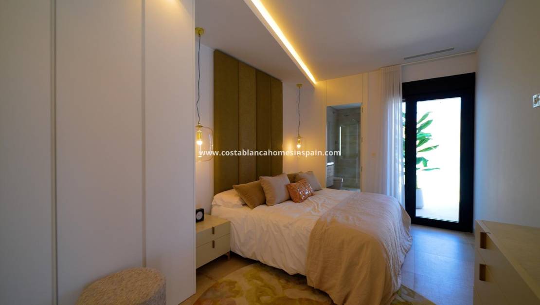 New Build - Detached Villa - Los Altos