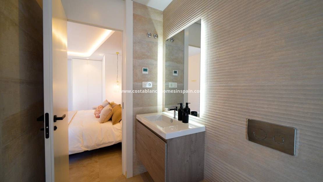 New Build - Detached Villa - Los Altos