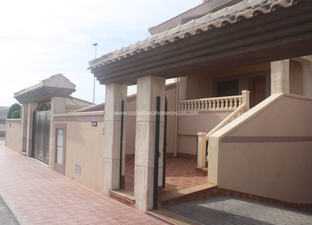 New Build - Semi - Detached Villa - Torrevieja