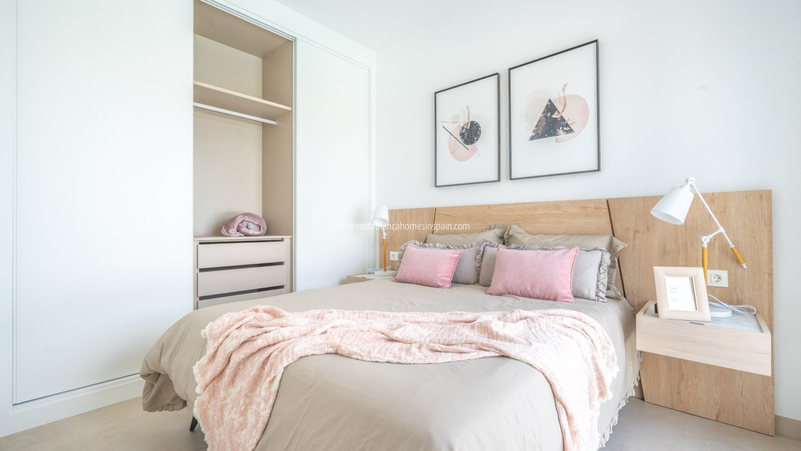 Nouvelle construction - Detached Villa - Roldan