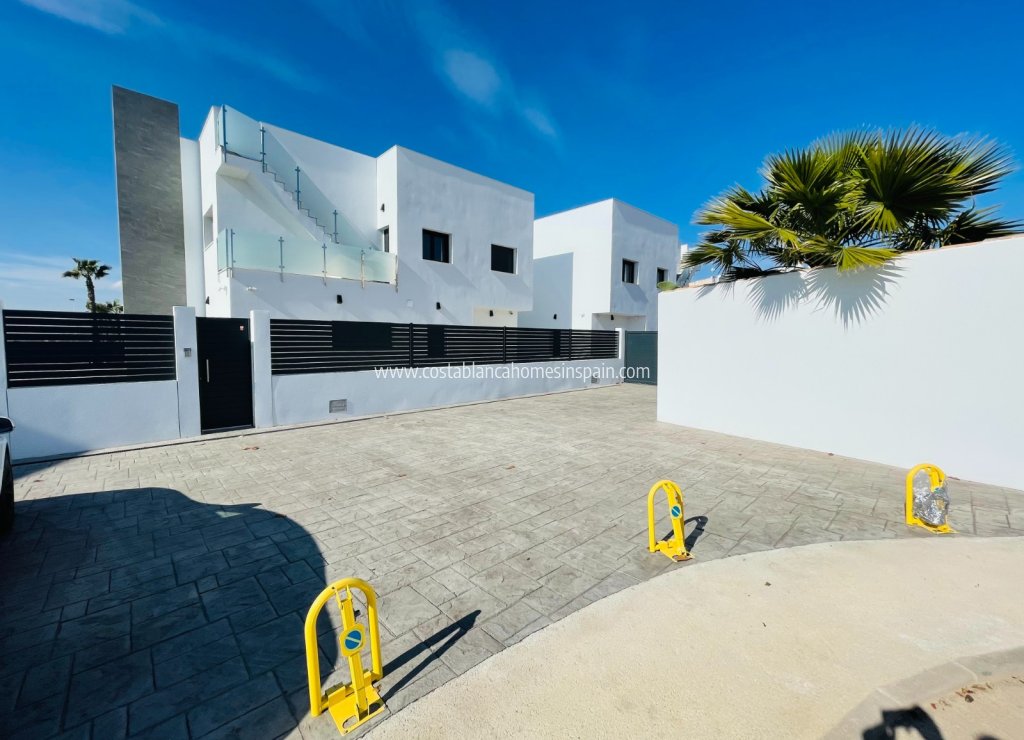 Nouvelle construction - Detached Villa - Torrevieja